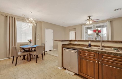 Desert Springs Village House | 4BR Avondale Home Near Stadiums Sleeps 10