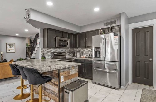 Avondale House | 4BR Avondale Home w/2 King Beds Sleeps 10