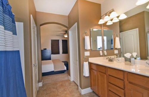 Reno House | 4BR, Garage, King Suite, 20 min to Lake Tahoe-Reno