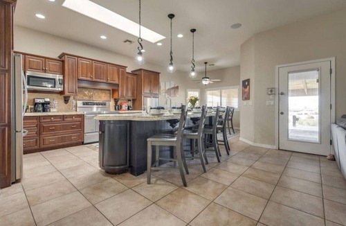 Lake Havasu City House | 4BR Havasu Oasis : Pool | Hot Tub | Mini Bar