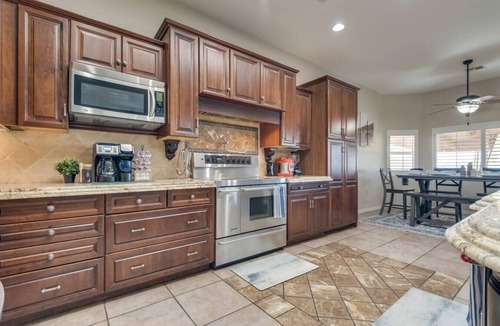 Lake Havasu City House | 4BR Havasu Oasis : Pool | Hot Tub | Mini Bar