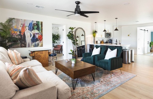 Papago Parkway House | 4BR Home, Heated or Chilled pool, Spa, Bar, Putting green, Close to Old Town ♥