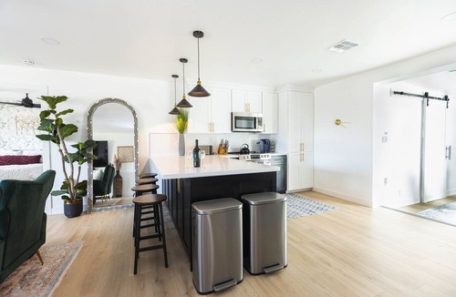 Papago Parkway House | 4BR Home, Heated or Chilled pool, Spa, Bar, Putting green, Close to Old Town ♥