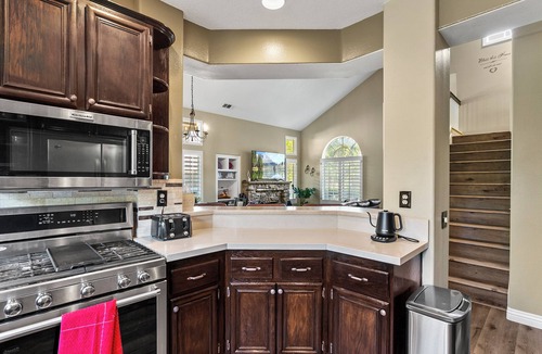 Rancho Santa Margarita House | 4BR Home in El Guiro Elegance｜Garage Access｜Communal Pool #42129