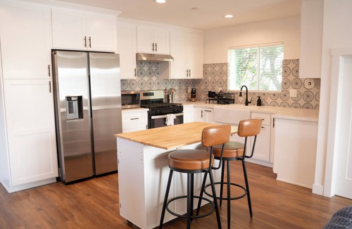 El Rancho House | 4BR Home w EV Charger, Outdoor 75" TV & Backyard Oasis Near Disney, SoFi & more
