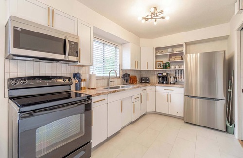 Old Southwest House | 4BR Home w/Hot Tub, Grill, Foosball & Cornhole