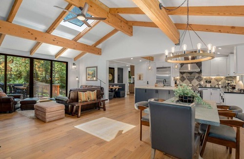 Incline Village House | 4BR Incline Village Mountain Home w/Fireplace