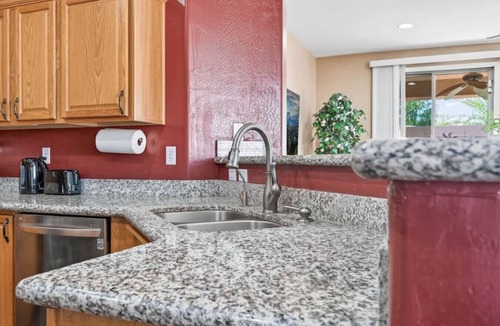 Copper Creek House | 4BR Phoenix Stay | Sleeps 10 | Pet-Friendly