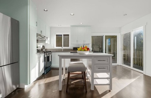 Tamalpais-Homestead Valley House | 4BR Retreat near Muir Woods w/Hot Tub & Views