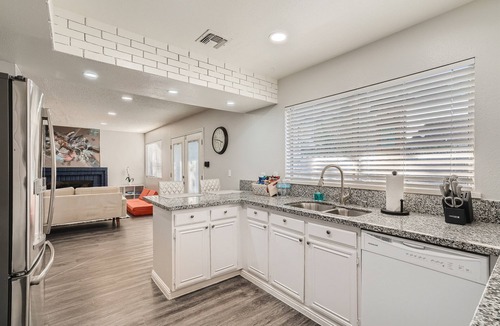 Spring Valley Villa | 4BR w/GameRoom and Heated Pool 10 Min to Strip!