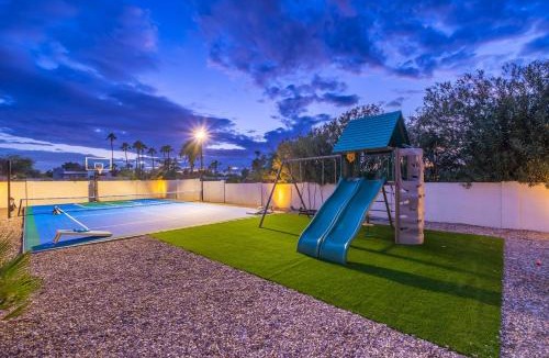 Central Scottsdale Villa | 4Million Designer WaterslideWonderlandTheatreGymSportCourtShuffleboard Court