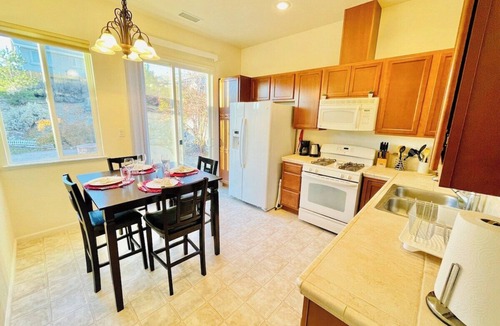Northwest Reno House | 4TVs/6Beds/Pet OK/Sleeps 10