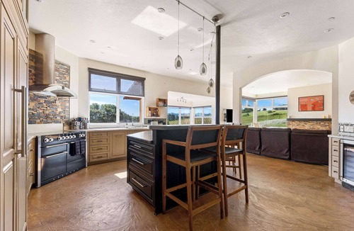 Freestone Villa | 5 Acre Villa Retreat w/Vineyard, Pool, & Spa