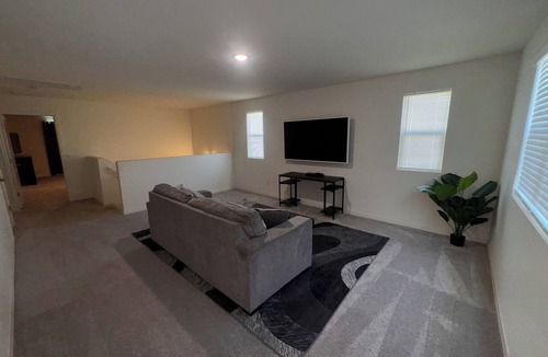 Laveen House | 5 bedroom home in Prime Location Easy Access to All of Phoenix Valley