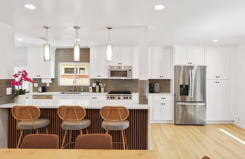 Buena Park House | 5 Bedrooms Remodeled Home Near Knott’s and Disneyland with Pool