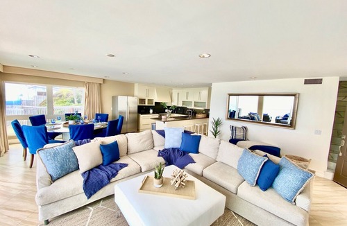 South Oceanside House | 5 BR Large Beach House, Beachfront with Fire Ring, Walk to Restaurants