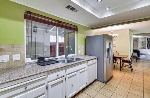 Fresno House | 5 Mi to Fresno State: Family Gem w/Backyard Oasis