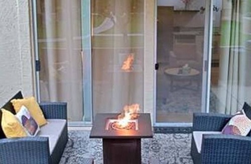 Indian Wells Condo | 5 minutes away from the Tennis Gardens, multi golf courses, shops & restaurants.