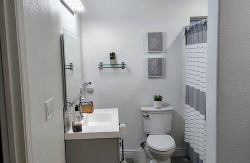 Roseville Apartment | 5 minutes to Kaiser - Close to everything