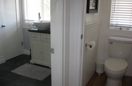 Alameda Apartment | 5 Star Gorgeous Flat $199 Inc. Free Parking