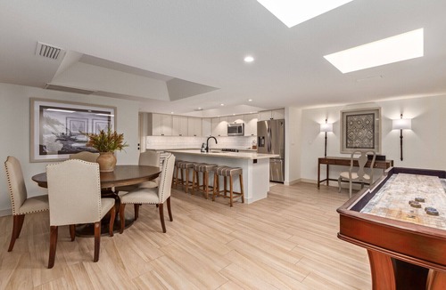 South Scottsdale House | 5 STAR NEW FURNISHINGS HI SPEED INTERNET, 2 pools McCormick Ranch Walkable