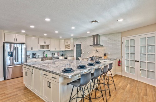 Blue Diamond Ranch Villa | 5-STARS 6BR 4 BTH BIG YARD Pool & Game Room