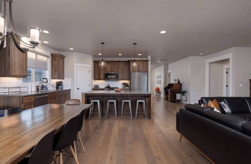 Redmond House | 5BR Eagle Crest Lodge with Resort Amenities