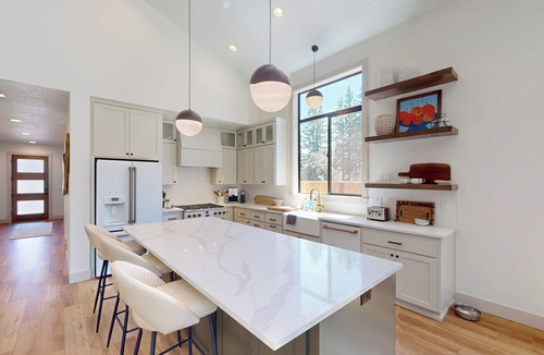 Detroit Cottage | 5BR Home w/Nearby Lake, A/C & Private Backyard