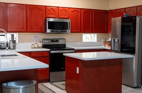 Maryvale House | 5BR Home w/Private Theater Room , Perfect for Groups