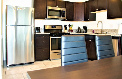 Swan Canyon Apartment | #6, 2 bedroom / 2 bathroom apartment 10 min to DT!
