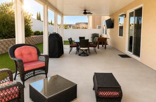 Winchester Villa | 6 BR Pool & Games Retreat - Summer Near Wineries