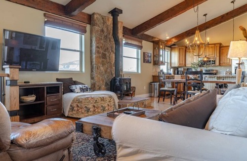Cedar City Apartment | 6 Guests,2BR/1BA Loft w/Unmatched Panoramic Views.