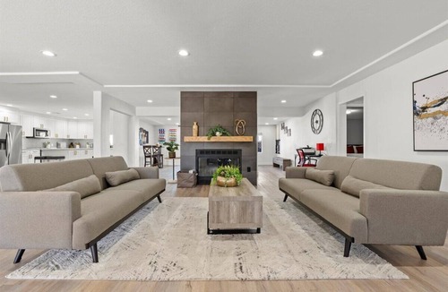 Monarch Estates House | 6 Mins from Strip/Airport! RVParking! Pool/Pickleball! FamiliesWelcomed!