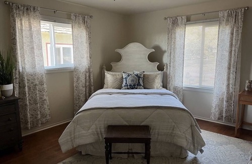 Visalia House | 6 Ranch Farmhouse in the country!
