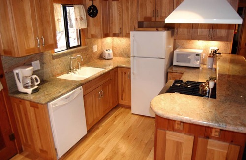 North Wawona Cabin | 69 m² Cabin ∙ 2 bedrooms ∙ 6 guests