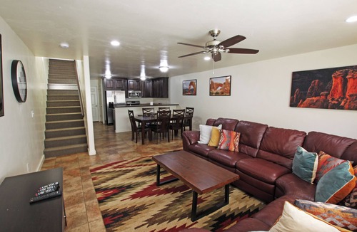 Moab South Valley House | 6A4 Relaxing Townhome, Two Car Garage, Community Pool & Hot Tub