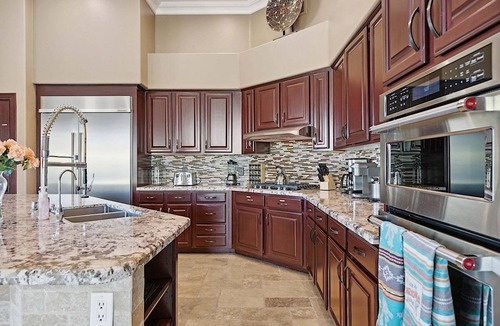 Happy Valley Ranch House | 6BR Estate + Guest House, Pool & Spa