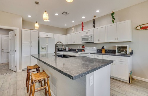 Sunridge Estates Cottage | 7 Mi to Golf: Mtn-view Retreat in Bullhead City