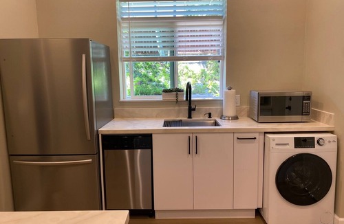 Torrey Highlands Apartment | 7-Mile to Del Mar Beach, Private Studio, AC, Full Kitchen, In-Unit Washer/Dryer