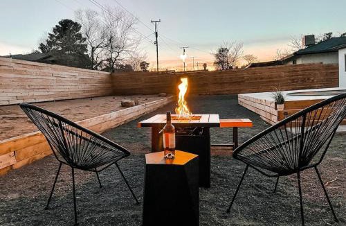 Joshua Tree House | 7 Mins to Joshua Tree Park, Hot Tub · Sunset Jewel