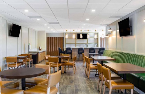 Paso Robles Hotel | 70 m² Hotel ∙ 127 guests