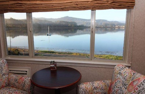 Baywood Park Hotel | 77 m² Hotel ∙ 4 guests