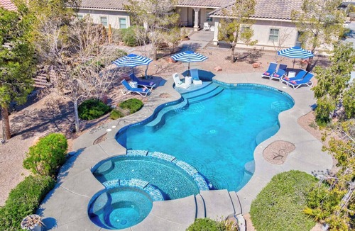 Paradise House | 777RENTALS - Vegas Resort | Pool, Pickleball, Mini Golf, Sauna