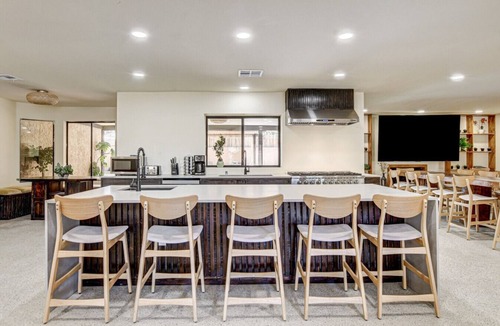 Las Vegas House | 7BD/6.5BA Zen Haven near the Strip