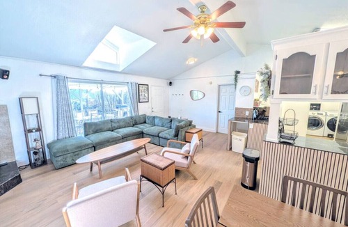 Ahwahnee Cabin | 8 Acre Spa Retreat | BBQ, Patio, Views, 3BR