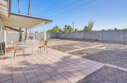 Phoenix House | 8 Mi to State Farm Stadium: Glendale Home w/Grill