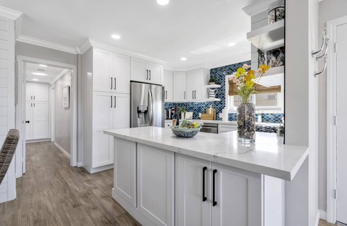 Balboa Island Apartment | 8 on Onyx !