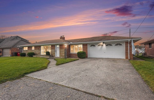 Harrison Township House | 80ft Seawall~6beds~Direct Lake Access~Family Friendly~Excellent for Fishing