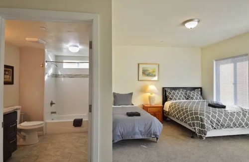 Downtown Apartment | 8404 - Spacious Apartment with A/C & Elevator near SFO