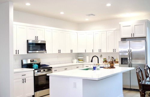 Greenehaven House | 9 Guests, Tesla EV,Pet Friendly, Native SW Theme